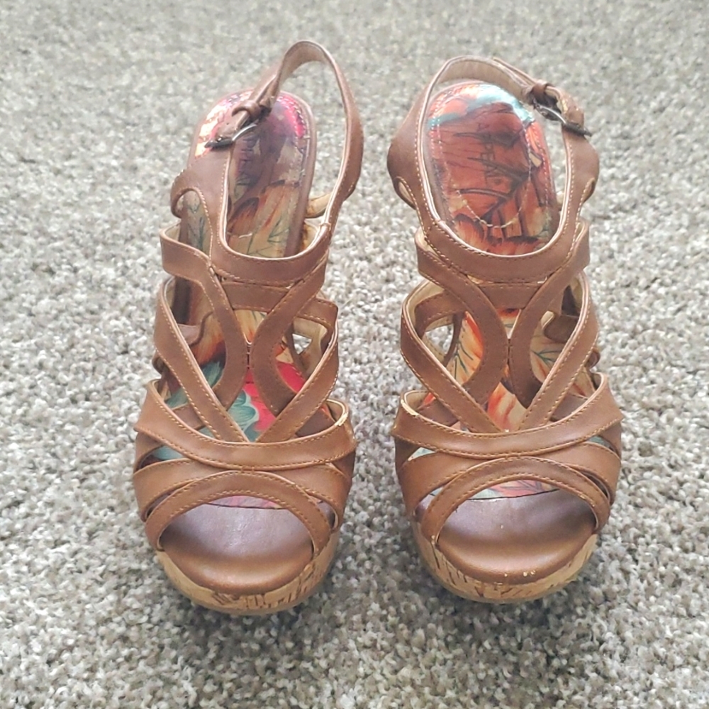 Tan Wedges